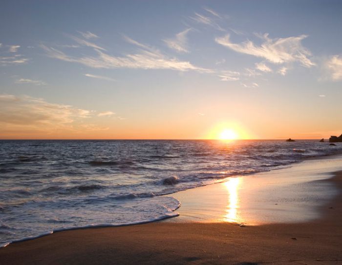 https://d3r8gwkgo0io6y.cloudfront.net/upload/mandavi beach.jpg